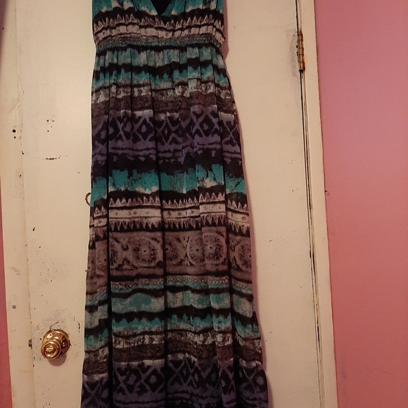 Dress - Picture 2 of 2